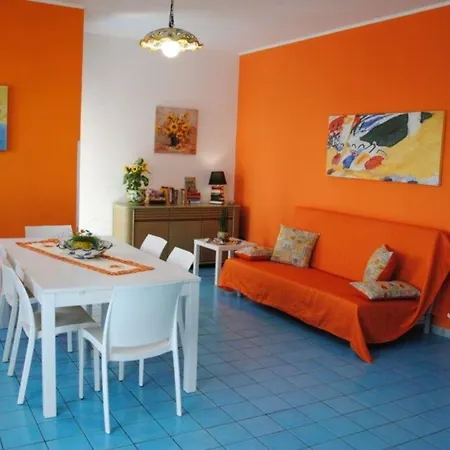 Grosse Ferienwohnung In Mit Grossem Balkon *